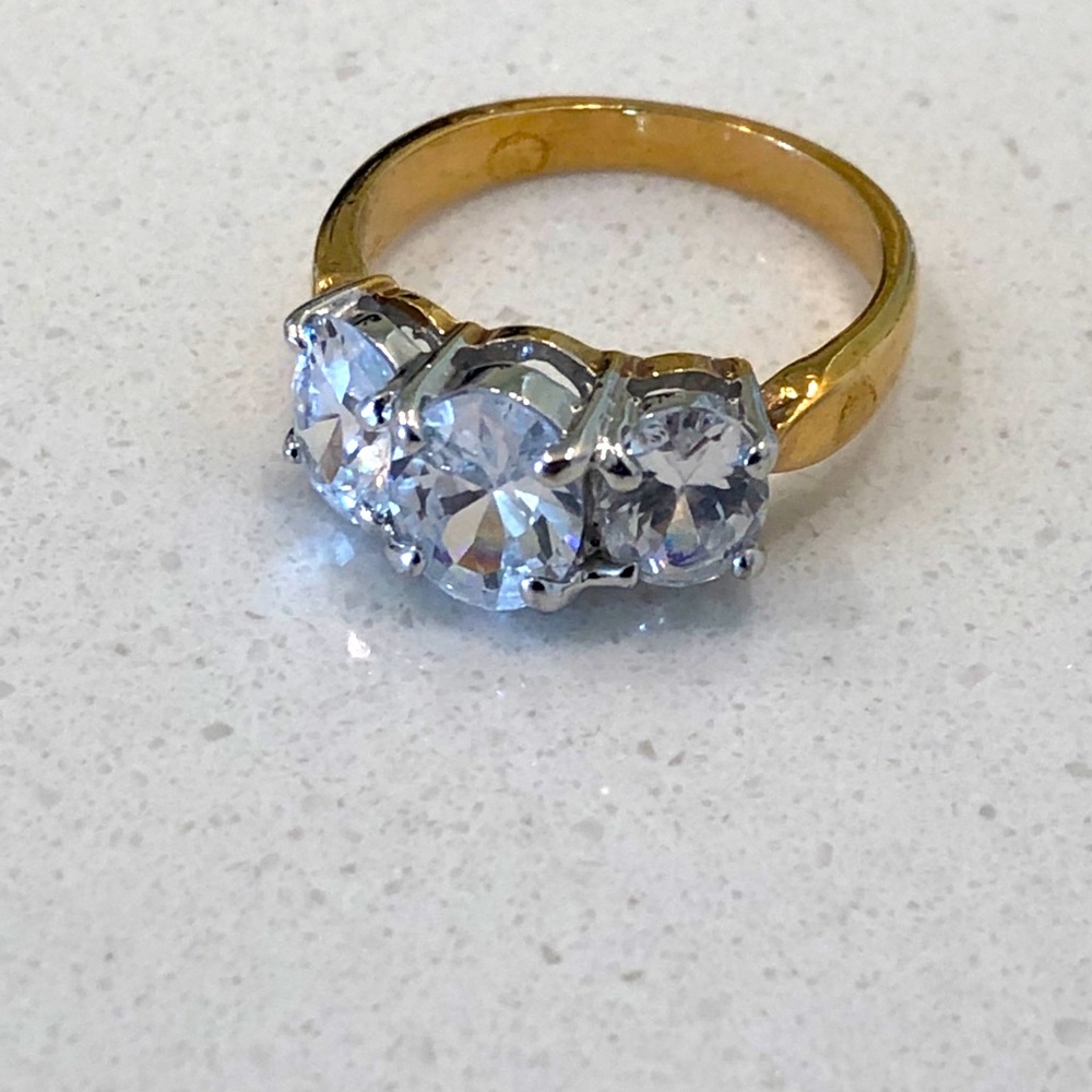 Vintage gold toned ring
